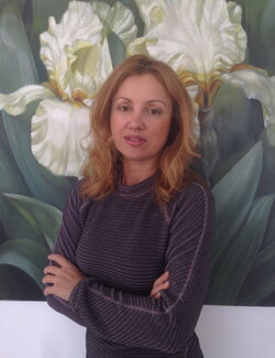 Follow Anna Reznikova on Select