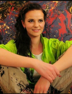 Follow Khrystyna Kozyuk on Select
