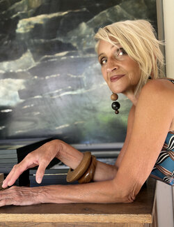 Follow Sylvia Rhud on Select