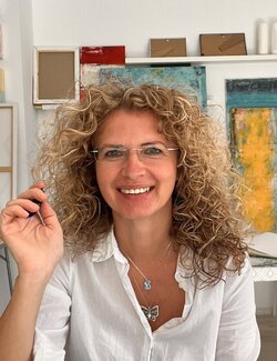 Follow Flavia Birsan on Select