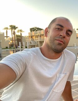 Follow Jason Ebrahimi on Select