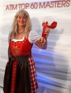 Follow Steffi Rodigas on Select