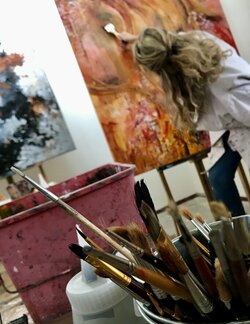 Follow Ilona Hendriks on Select