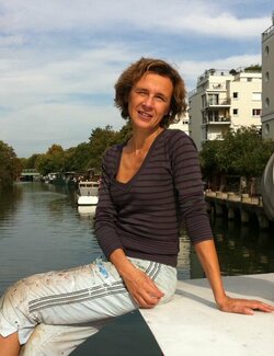 Follow Corinne Malfreyt on Select