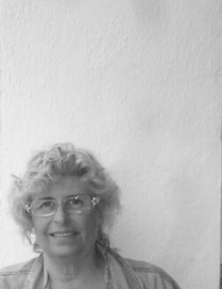 Follow Anna Valls on Select