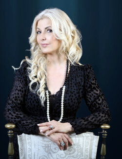 Follow Anne-Marie Torrisi on Select