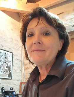 Follow Odile CARITEAU on Select