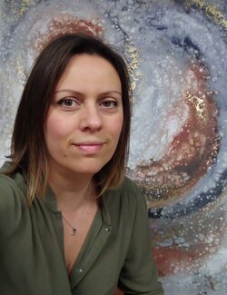 Follow Eleni Denart on Select