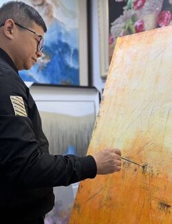 Follow Yongmin Huang on Select