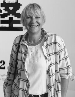 Follow Béatrice Bescond on Select