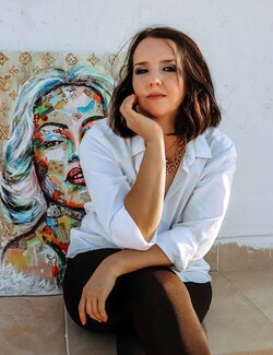Follow Tattiana Yelistratava on Select
