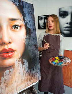 Follow Lena Krashevka on Select