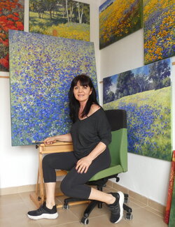 Follow Felicia Trales on Select