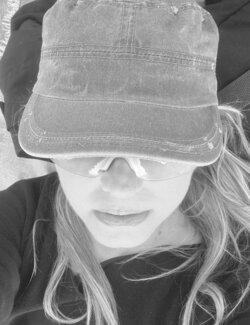 Follow Alessandra Zini on Select