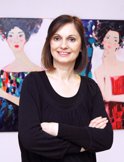 Follow Liliya Nikolova on Select