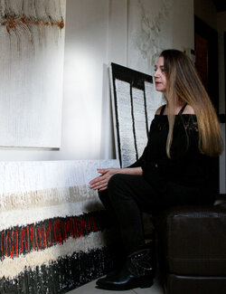 Follow CLAUDIA AMADESI on Select