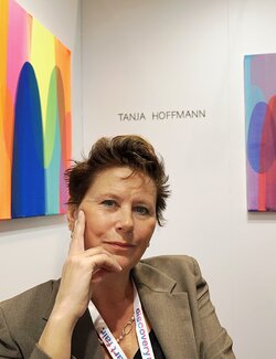 Follow Tanja Hoffmann on Select