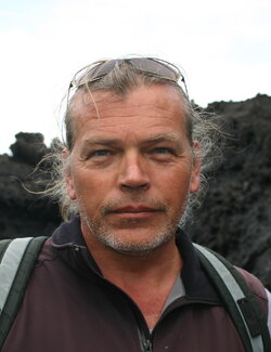Follow Thomas Hain on Select