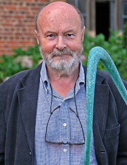 Follow Philip Hearsey on Select