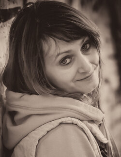 Follow Anna Brigitta Kovacs on Select