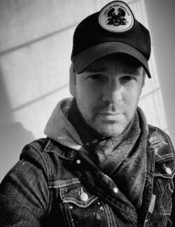Follow Denny Stoekenbroek on Select