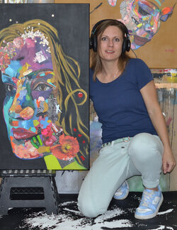Follow Monique de Kruijk on Select