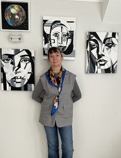 Follow Larisa Robins on Select