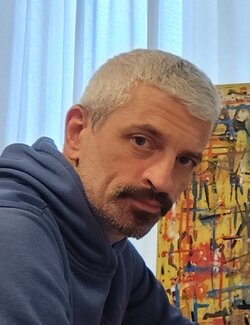 Follow Renzo Buggiani on Select