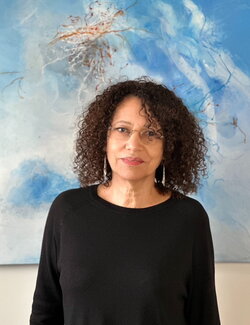 Follow Sandrine Belmont on Select