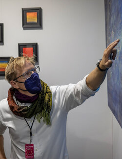 Follow Dr Jan Claussen on Select