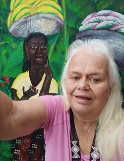 Follow Iris Hillmeister-Becker on Select