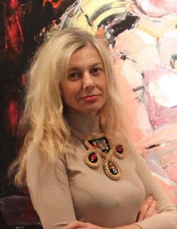 Follow Petra Marian on Select