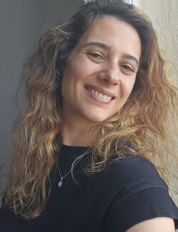 Follow Camila Noris on Select