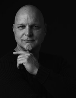 Follow Roger Wanrooij on Select