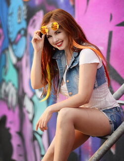 Follow Anna Gold on Select