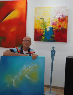 Follow Volker Vieregg on Select