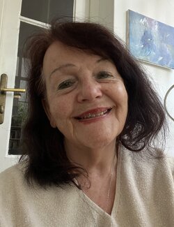 Follow Elisabeth Pein on Select