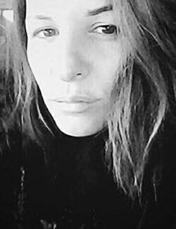 Follow Alexandra Petropoulou on Select