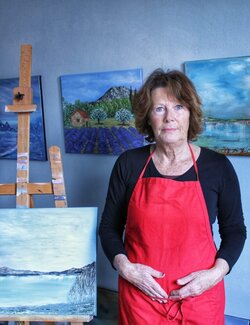 Follow Véronique Durand on Select