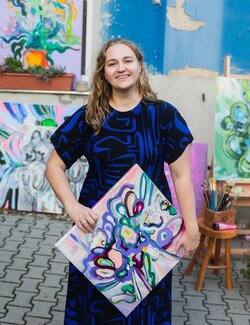 Follow Yulia Ani on Select