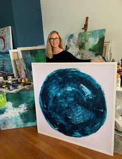 Follow Josefin Hill on Select