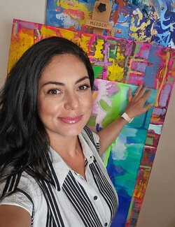 Follow Lisa Smith on Select