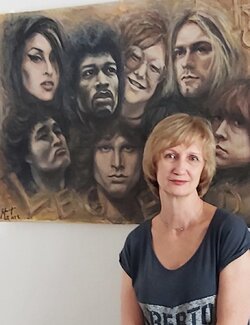Follow Olena Noizet on Select
