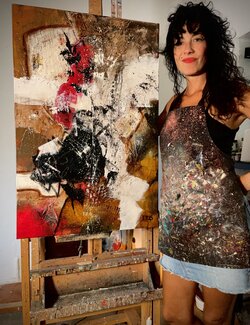 Follow Mariana Eiras on Select