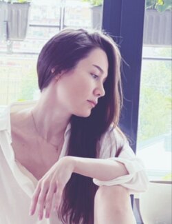 Follow Maryna Dobrova on Select
