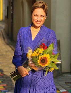Follow Tara Partovirad on Select