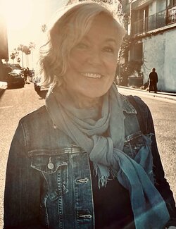 Follow Stephanie Visser on Select