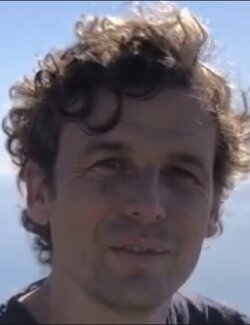 Follow Peter van der Linde on Select