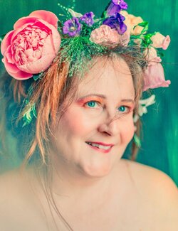 Follow Sirpa Järvinen on Select