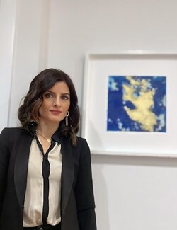 Follow Simona Messina on Select